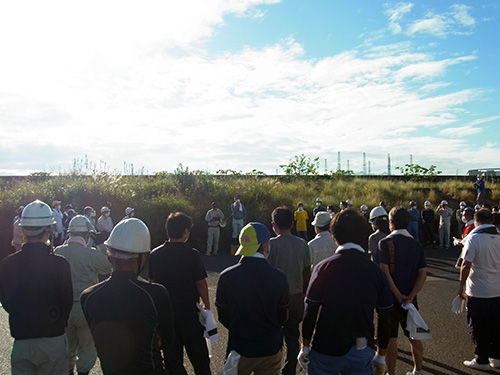 鹿児島市東開町組合団地内清掃作業