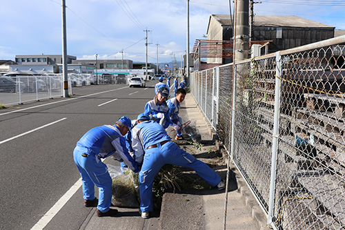 鹿児島市東開町組合団地内清掃作業